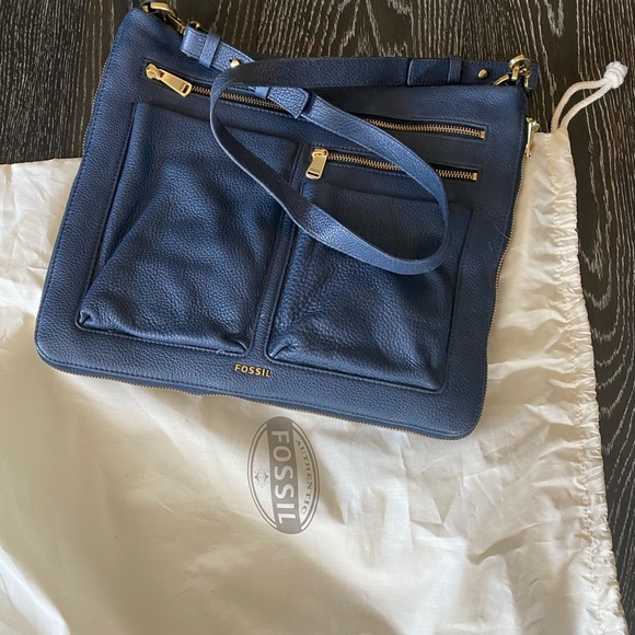 NWOT Fossil Bag with straps - Picture 1 of 3